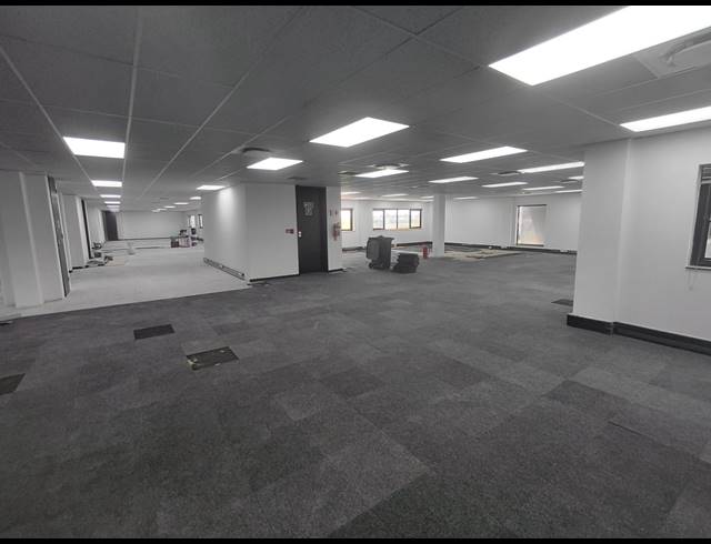 722M² OFFICE TO LET IN MIDRIDGE PARK